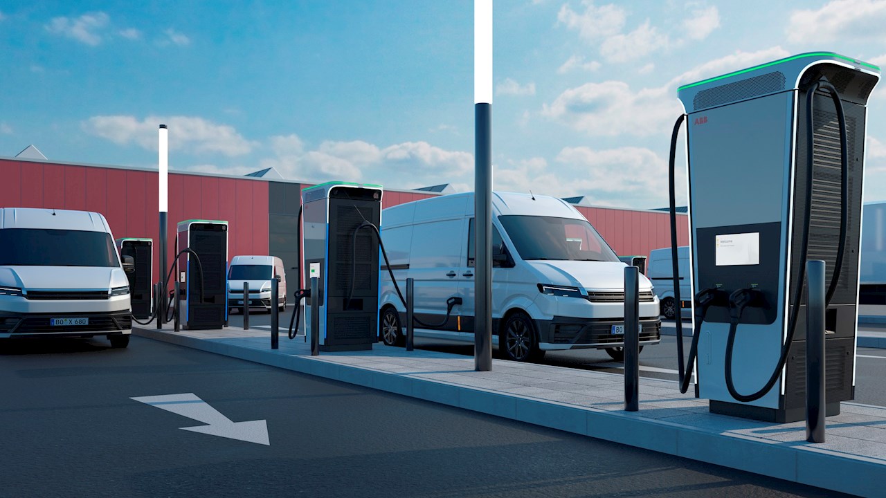Ultraszybkie ładowanie na żywo dla klientów Pokaz ładowania samochodu elektrycznego w salonie dealerskim